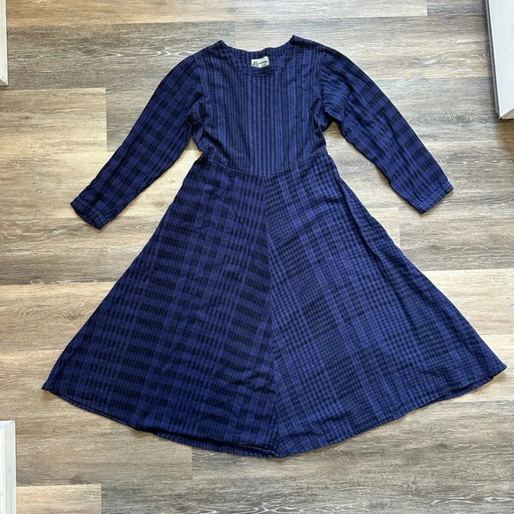 Winter Sun Dresses & Skirts - WINTER SUN Women’s Blue Plaid Long Sleeve Flowy Maxi Dress Size Small